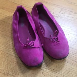 Achette flat soft leather shoes (size 38/ US 7.5)